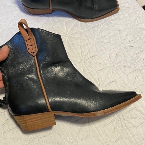 Free People We The Free Wesley ankle boots Black and Tan leather size US 7 - Picture 6 of 15